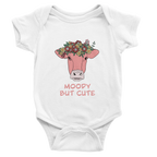Babybody, hvit med ku - moody but cute trykk 