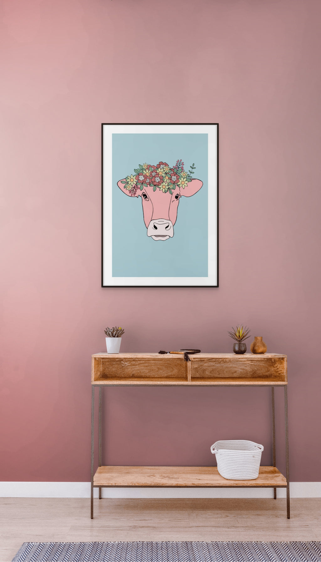 Kua med blomsterkrans